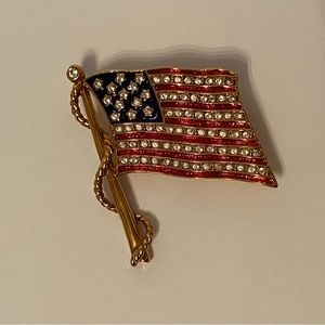 CAMROSE & KROSS JBK Brooch American Flag Gold Tone Red blue Enamel crystals USA